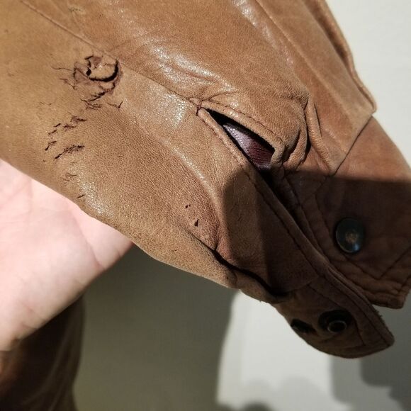 VINTAGE REMY LEATHER JACKET MADE IN USA SIZE 46. (SHD) - Picture 11 of 13